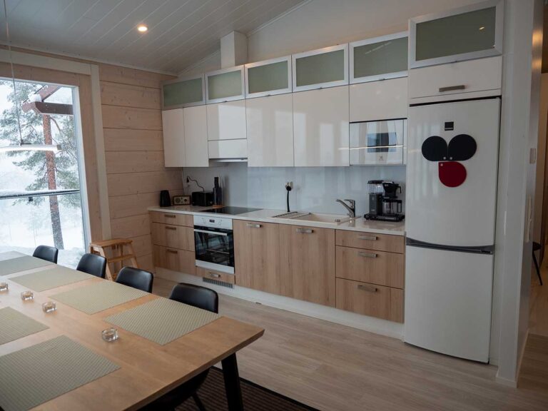 Villa-Mestari-sisakuvat-03